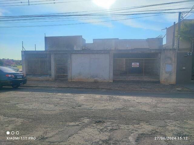 #1214 - Casa para Venda em Arapongas - PR - 1